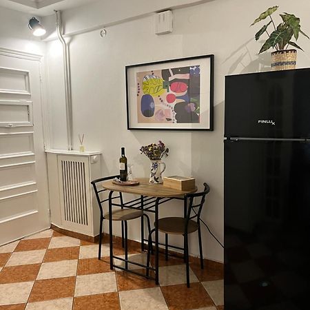 Quiet Apartment With Garden View In Kolonaki アテネ エクステリア 写真