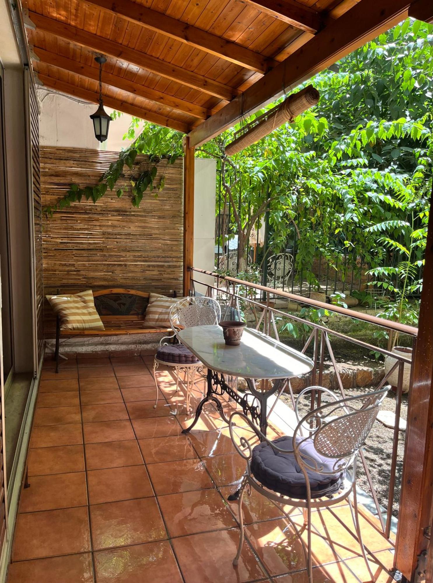 Quiet Apartment With Garden View In Kolonaki アテネ エクステリア 写真