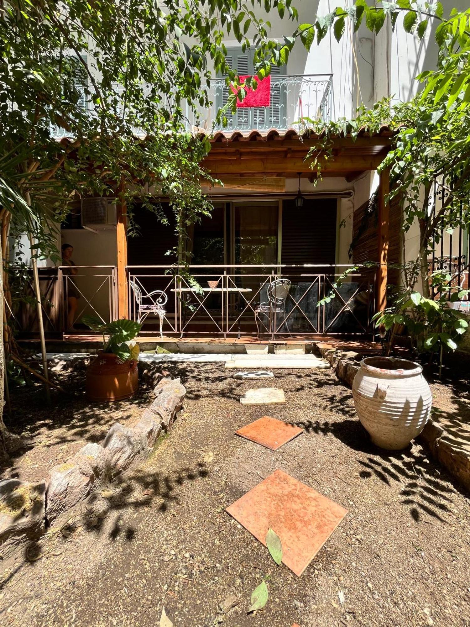 Quiet Apartment With Garden View In Kolonaki アテネ エクステリア 写真