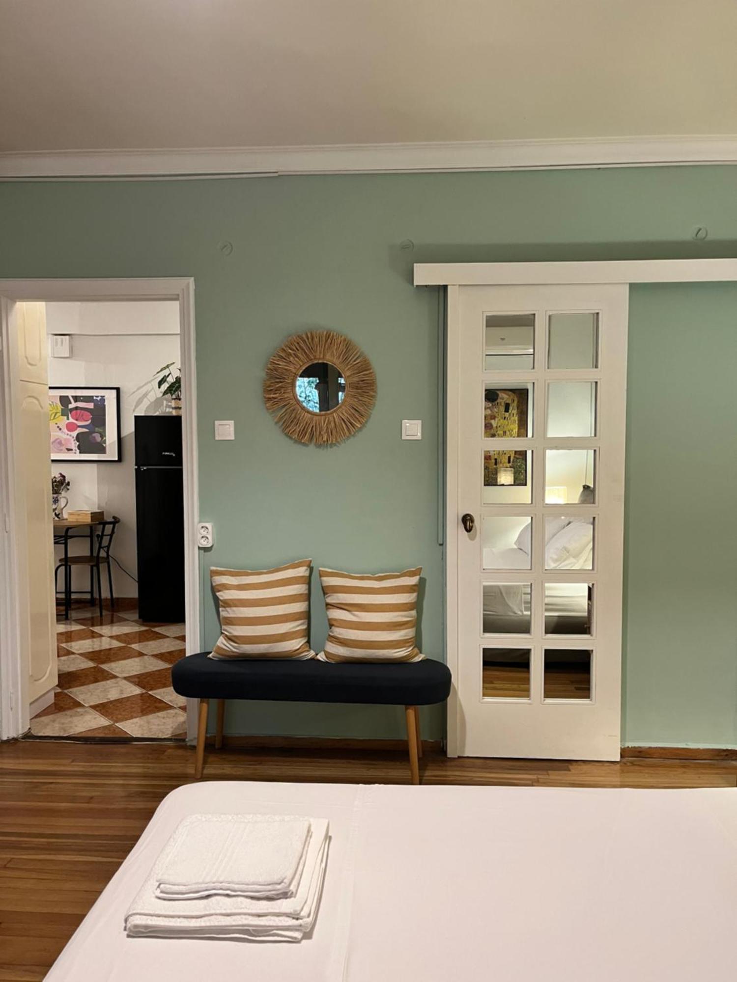 Quiet Apartment With Garden View In Kolonaki アテネ エクステリア 写真